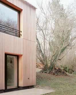 Détail extérieur d'une maison et d'une extension par le studio Altobraco et photographié par Simone Bossi 