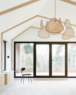 Vue intérieur d'une architecture et de ses ouvertures par le studio Altobraco et photographié par Simone Bossi 